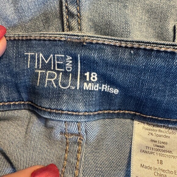 ❤️MID-RISE DENIM JEAN SHORTS  LIGHTLY DISTRESSED   PLUS 18 - Picture 6 of 6